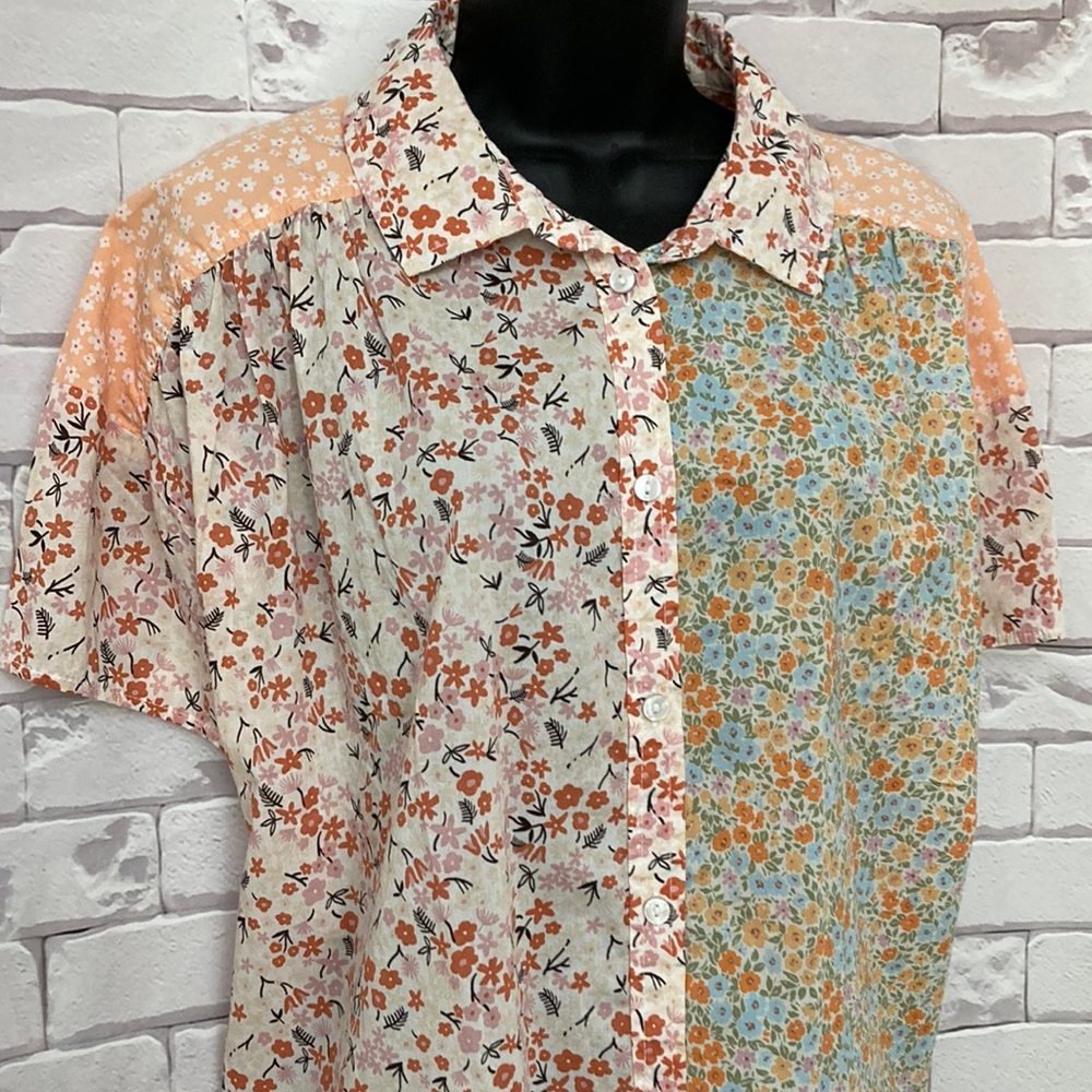 Women’s American Eagle multi-pattern top. NWT